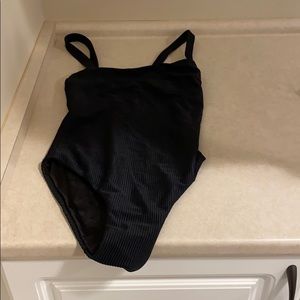 Faithfull the brand swimsuit 🌊